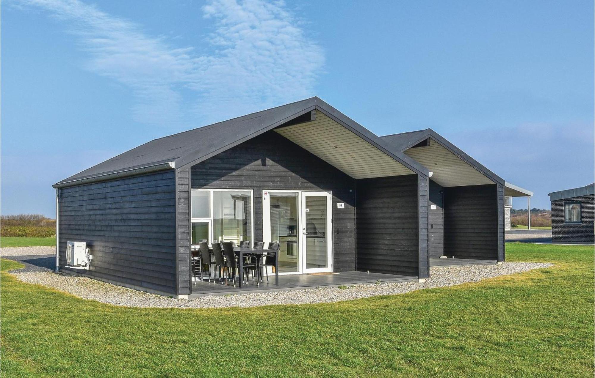 Amazing Home In Ringkobing With Kitchen Sondervig Exterior photo